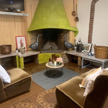 Hostal Torras Sant Hilari Sacalm Esterno foto