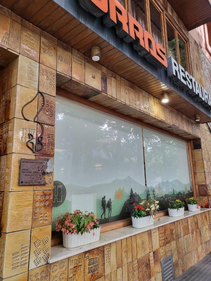 Hostal Torras Sant Hilari Sacalm Esterno foto