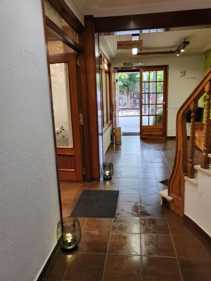 Hostal Torras Sant Hilari Sacalm Esterno foto