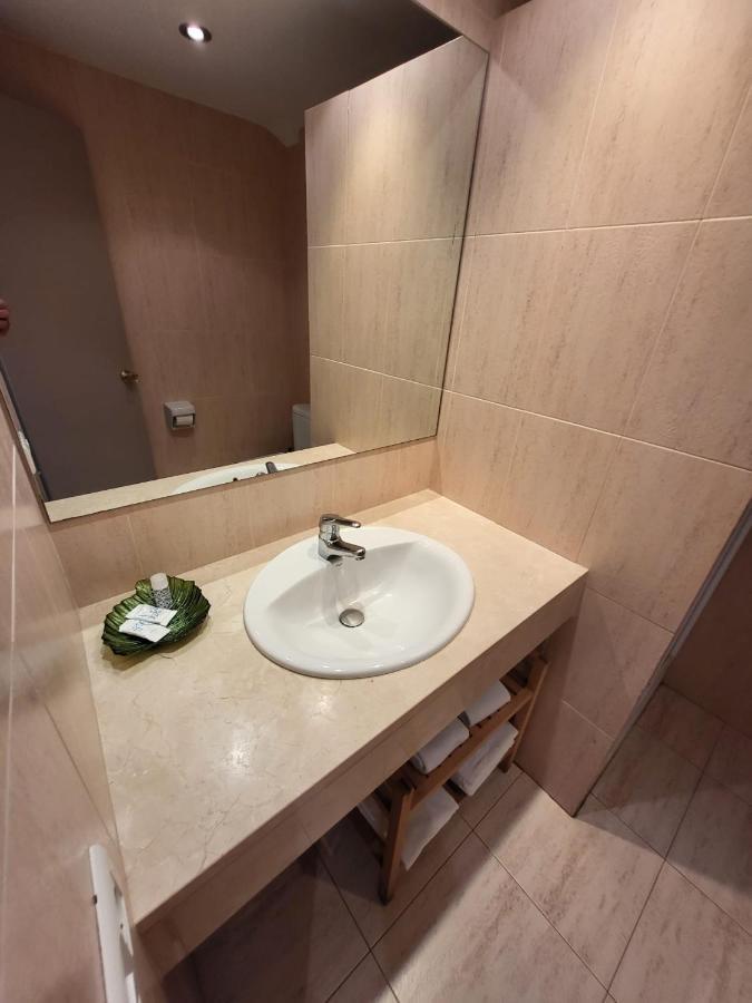 Hostal Torras Sant Hilari Sacalm Esterno foto