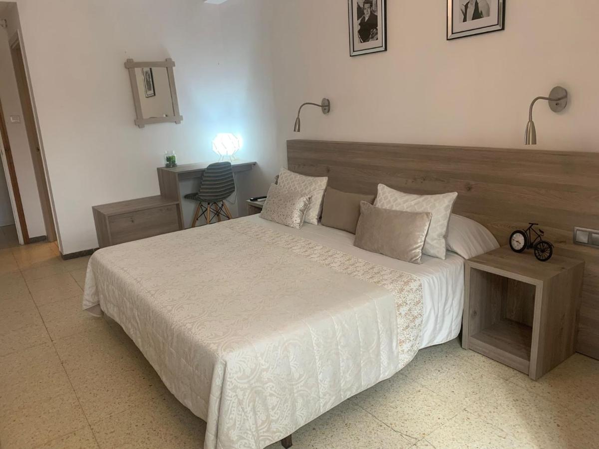 Hostal Torras Sant Hilari Sacalm Esterno foto